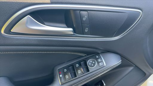 Mercedes Classe GLA 180 CDi 109 7G-DCT - Sensation – 2016 – 152947 km – Diesel – Boîte Automatique — photo 22