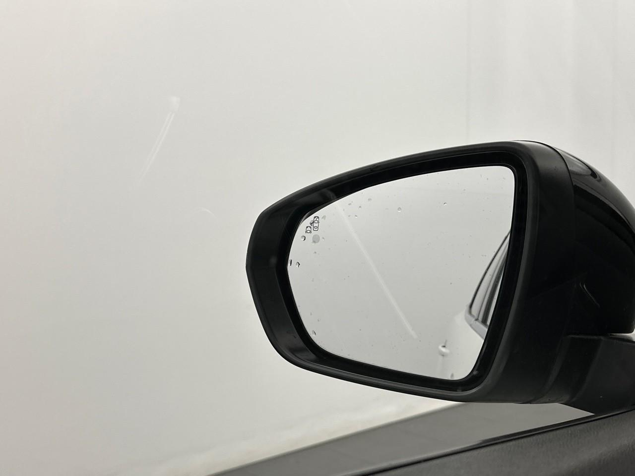 Peugeot 3008 hybrid4 300 e-eat8 gt — photo 17