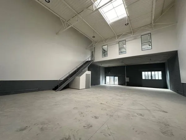 Local d'activité 2678 m²