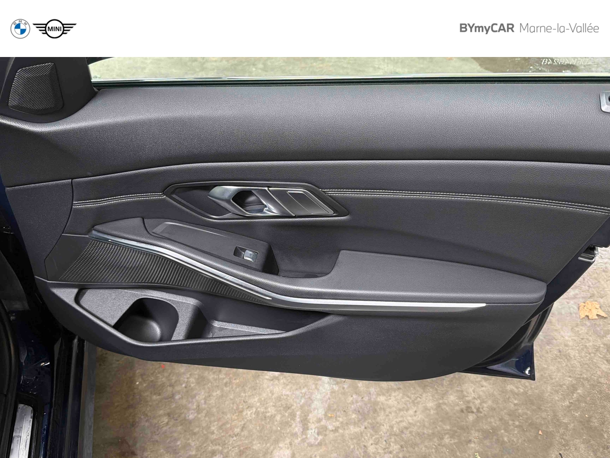 BMW Touring 320i 184 ch BVA8 — photo 33