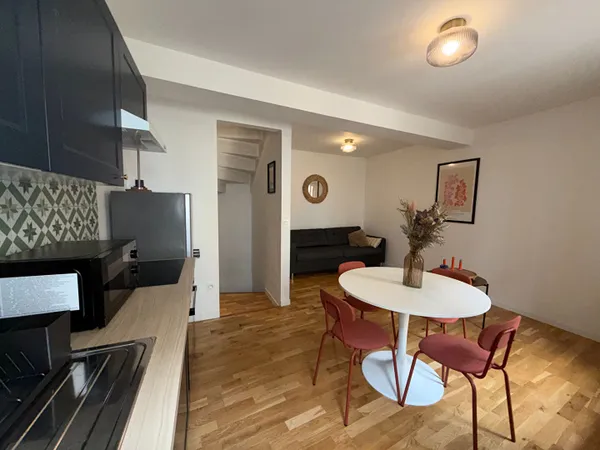 CARCASSONNE, Maison Rénovée avec garage et terrasse