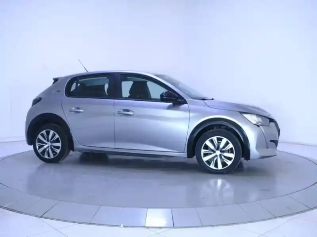 Peugeot 208 electrique 50 kwh 136ch — photo 4