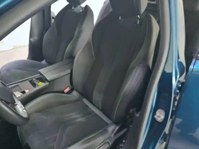 Peugeot 408 phev 225 e-eat8 — photo 14