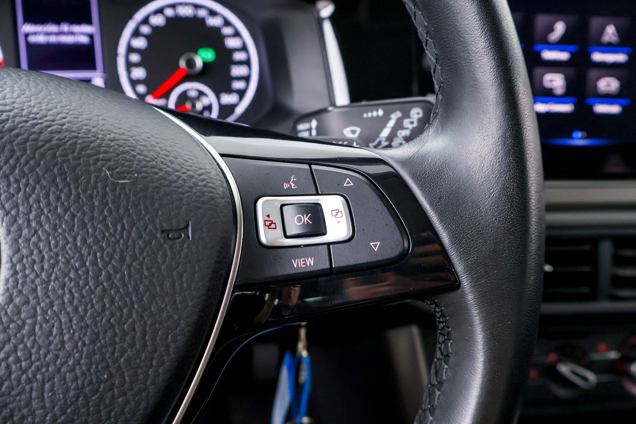 Volkswagen Polo — photo 18