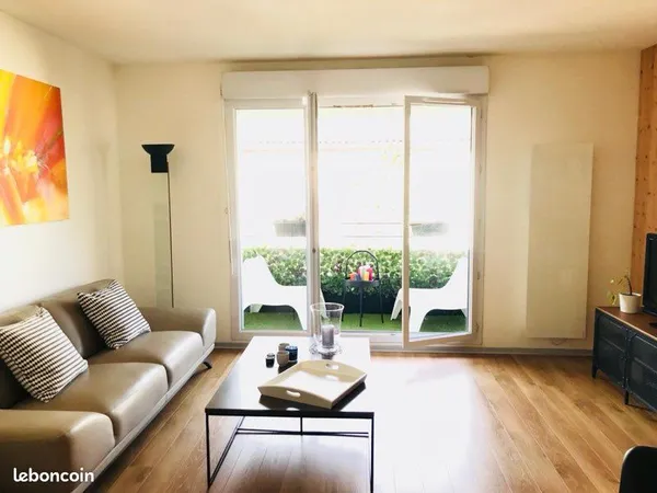 T3 meublé avec balcon et parking
