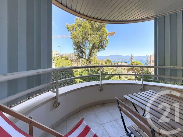 Studio 1 pièce 33 m²