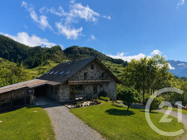 Maison 12 pièces 316 m²