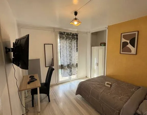 Appartement 4 pièces 11 m²