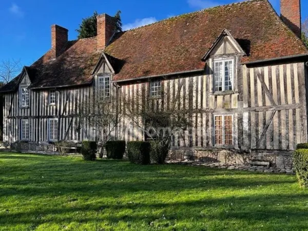 Magnifique Manoir du 17e siècle et ses dépendances au coeur de la Normandie
