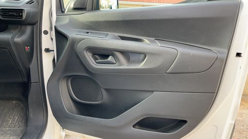 Citroen Berlingo 1.5 BlueHDI 100 - Live – 2019 – 124880 km – Diesel – Boîte Manuelle — photo 30
