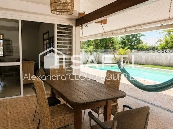 Maison 6 pièces avec piscine - Quartier de l'Anse à Kourou