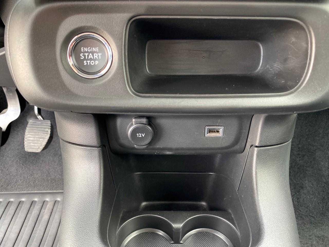 Citroën C3 1.2 puretech 110ch s&s shine pack 121-122g — photo 14