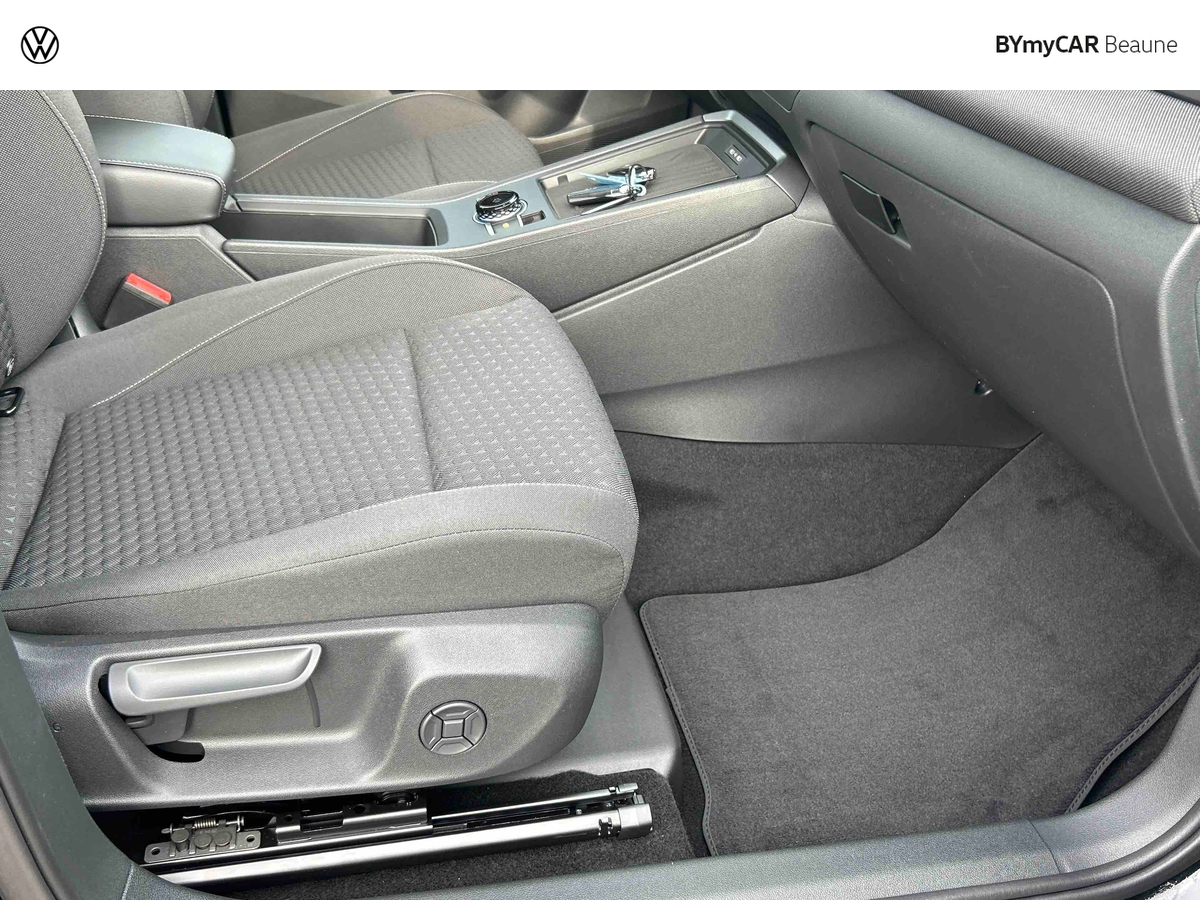 Volkswagen T-Roc 1.5 eTSI Hybrid 116 ch DSG7 — photo 25