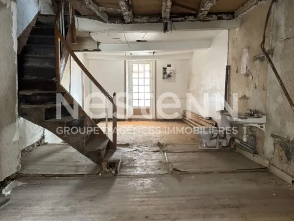 Appartement à vendre à rénover entièrement - Hyper centre de Locminé