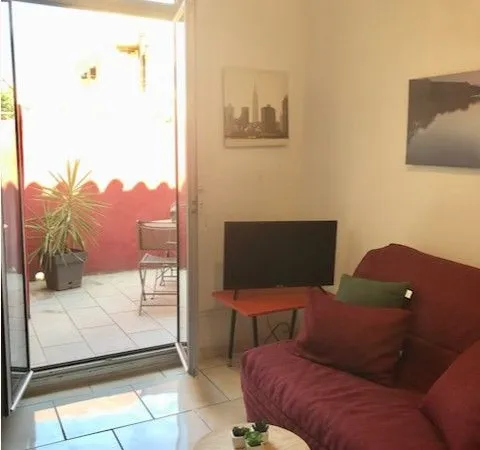 PERPIGNAN Palais congrès beau studio meublé terrasse