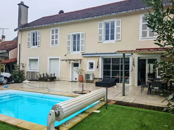 Maison Pau 10 pièce(s) 265 m2