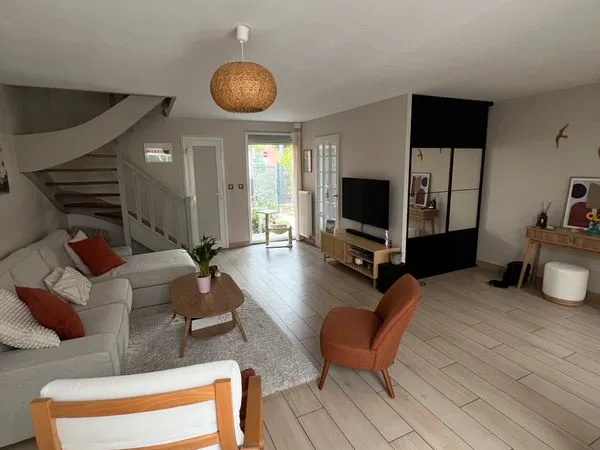 Hellemmes Centre - Maison familiale 90 m² - 3 chambres - Garage - Jardin Sud-Est - Métro à pied