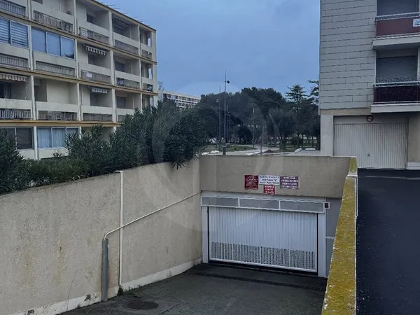 Stationnement sécurisé en cur de ville à Balaruc les bains