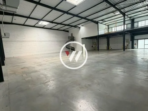 Local d'activité 360 m²