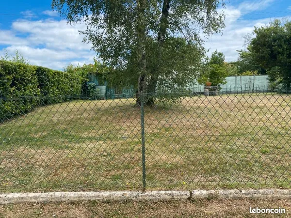 Terrain 328 m² Targon