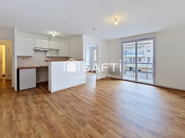 Lespinasse 31150  Appartement T3 rénové avec parking, au coeur des commerces