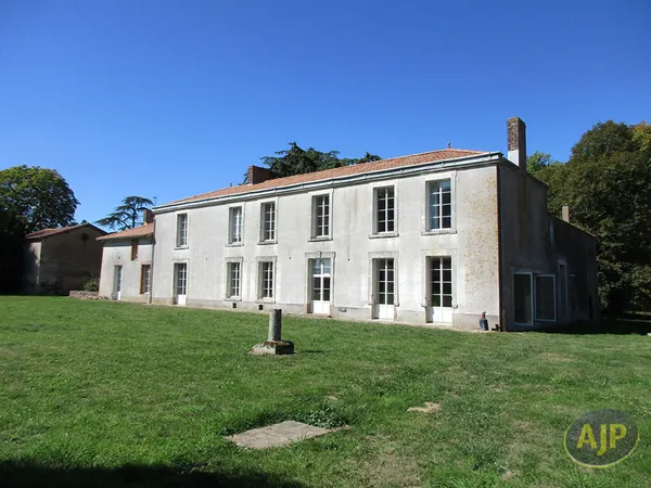 Maison de maître VILLEDIEU LA BLOUERE 15 pièce(s) 465 m2