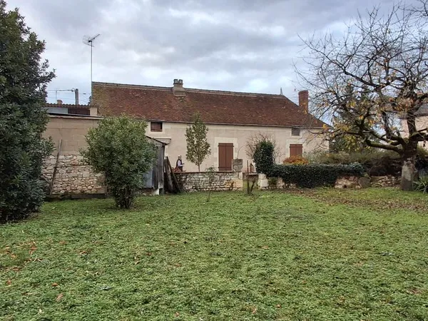 Maison / Longère à rénover - 85 m² habitables + grenier aménageable - Centre bourg de Néons-Sur-Creu