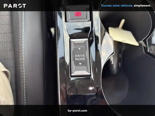 Peugeot 2008 1.2 puretech 100ch s&amp;s allure pack — photo 18