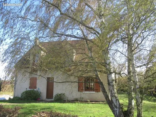 Agréable maison traditionnelle proche de Bréval