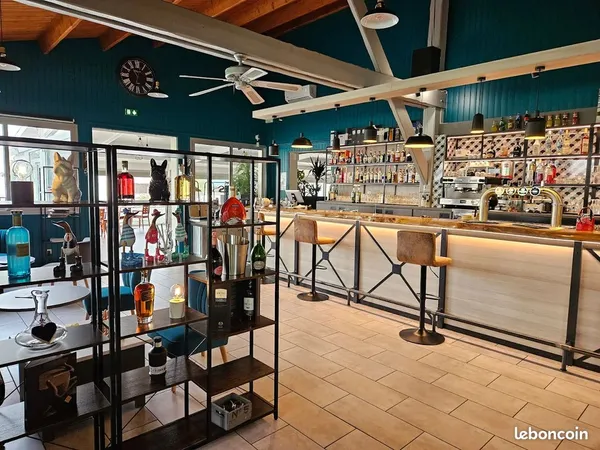 AV bar restaurant