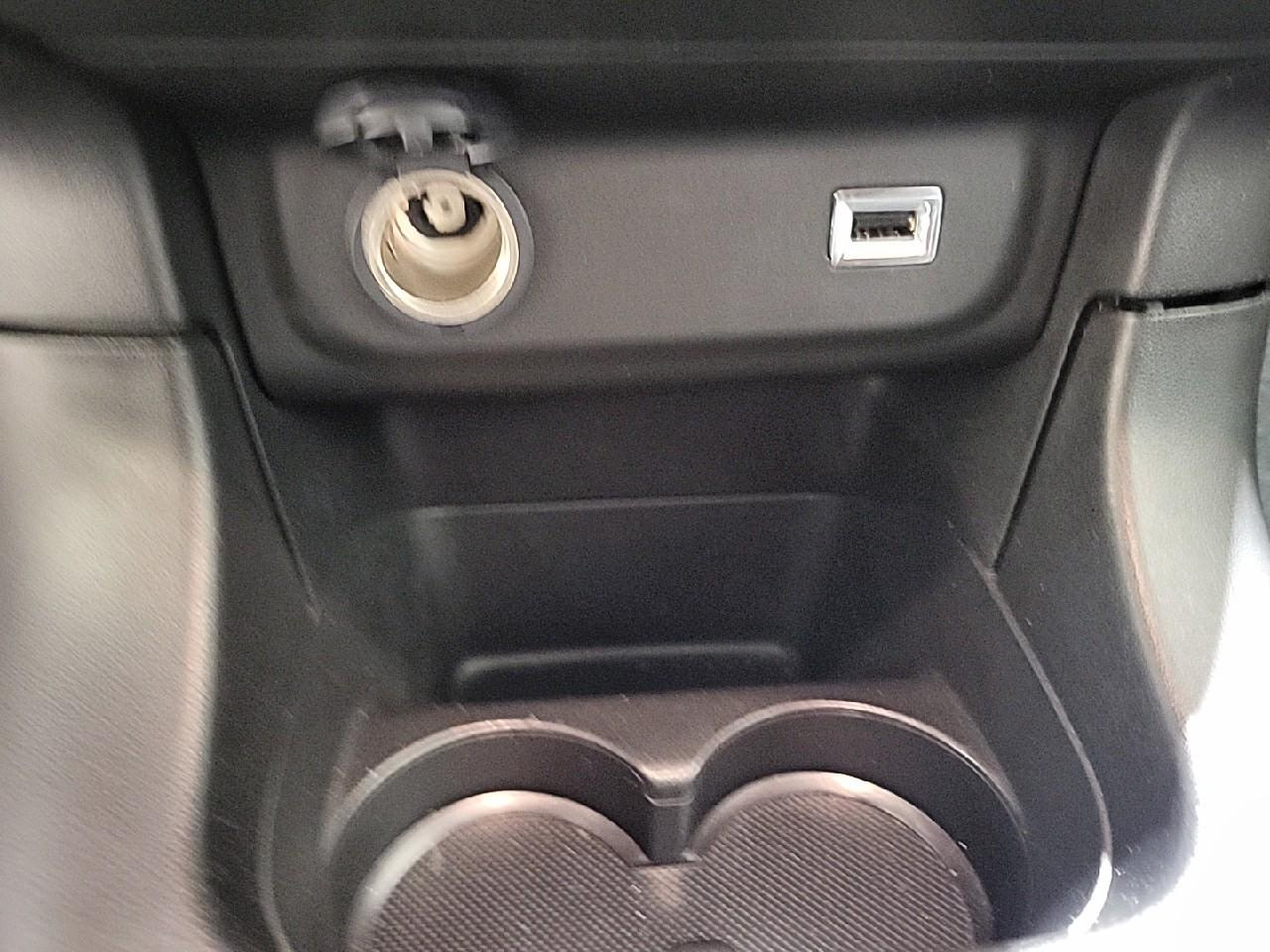Citroën C3 puretech 83 ch bvm5 plus — photo 23