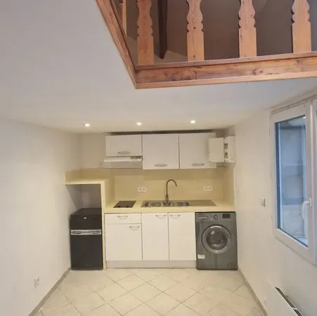 Maisonnette avec cour