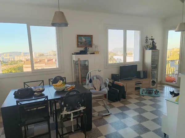 Loue appartement 64m² Toulon