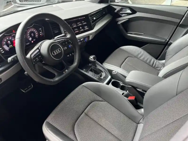 Audi A1 sportback 35 tfsi 150 ch s tronic 7 — photo 29