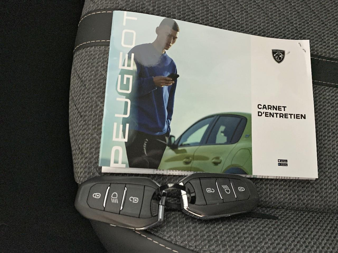 Peugeot 2008 hybrid 145 ch e-dcs6 allure — photo 18