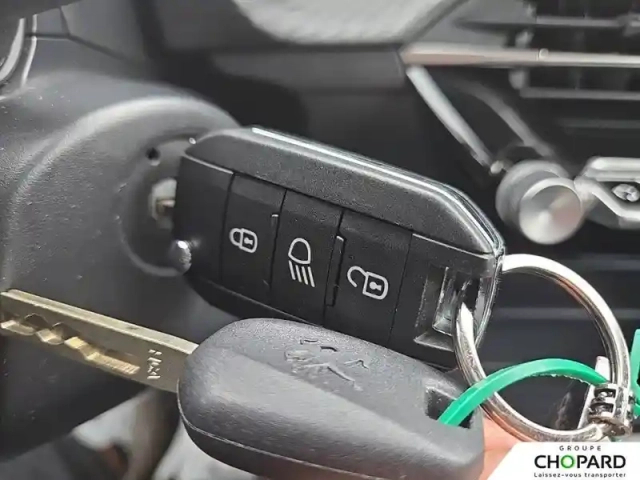 Peugeot 208 puretech 75 s&amp;s bvm5 — photo 21