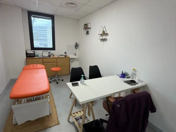 Local - bureau professionnel pôle santé Gignac