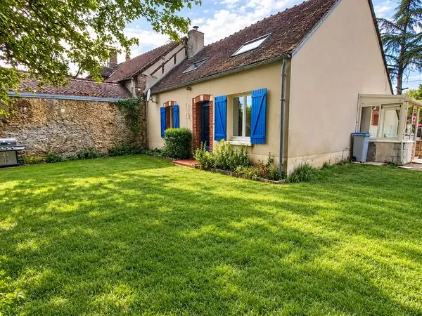 Maison de charme 91 m² avec grand terrain arboré - Armeau