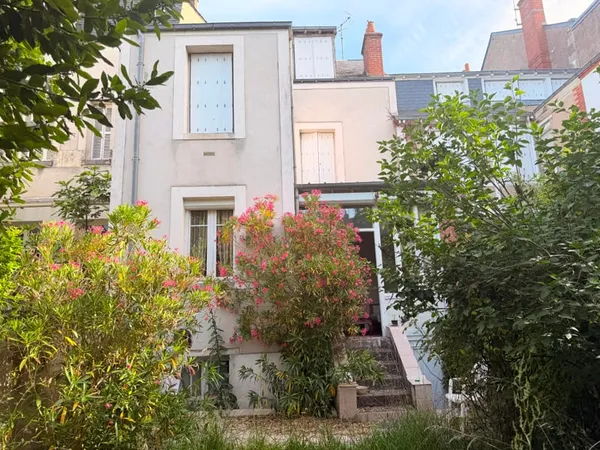TOURS PREBENDES DEMEURE DE CHARME 170 m² environ SOUS-SOL JARDIN CLOS DE MURS