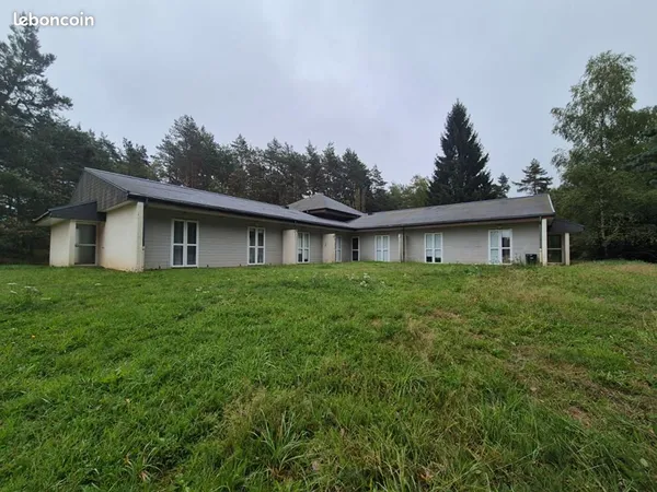 Bureau 848 m²