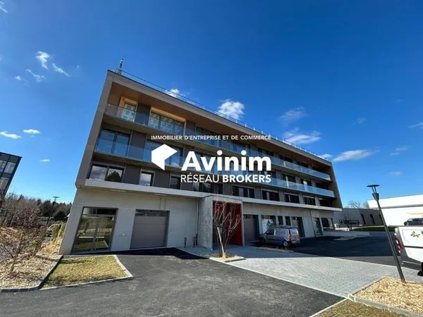 Entrepôt 389 m²