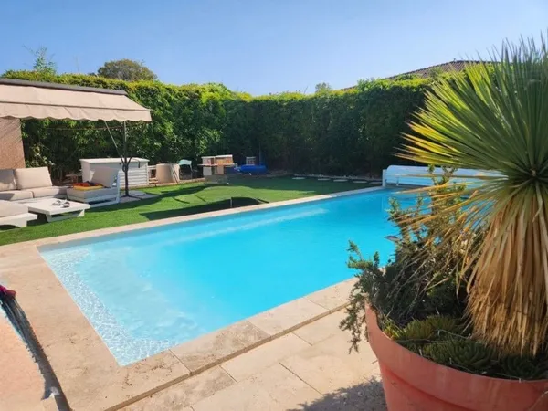Saint Cyr sur mer - Villa familiale avec piscine, au calme et proche du village