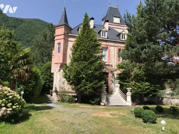 Maison 11 pièces 375 m²