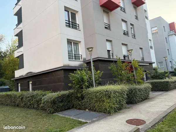 Colocation Cergy 70 m2 (chambre)