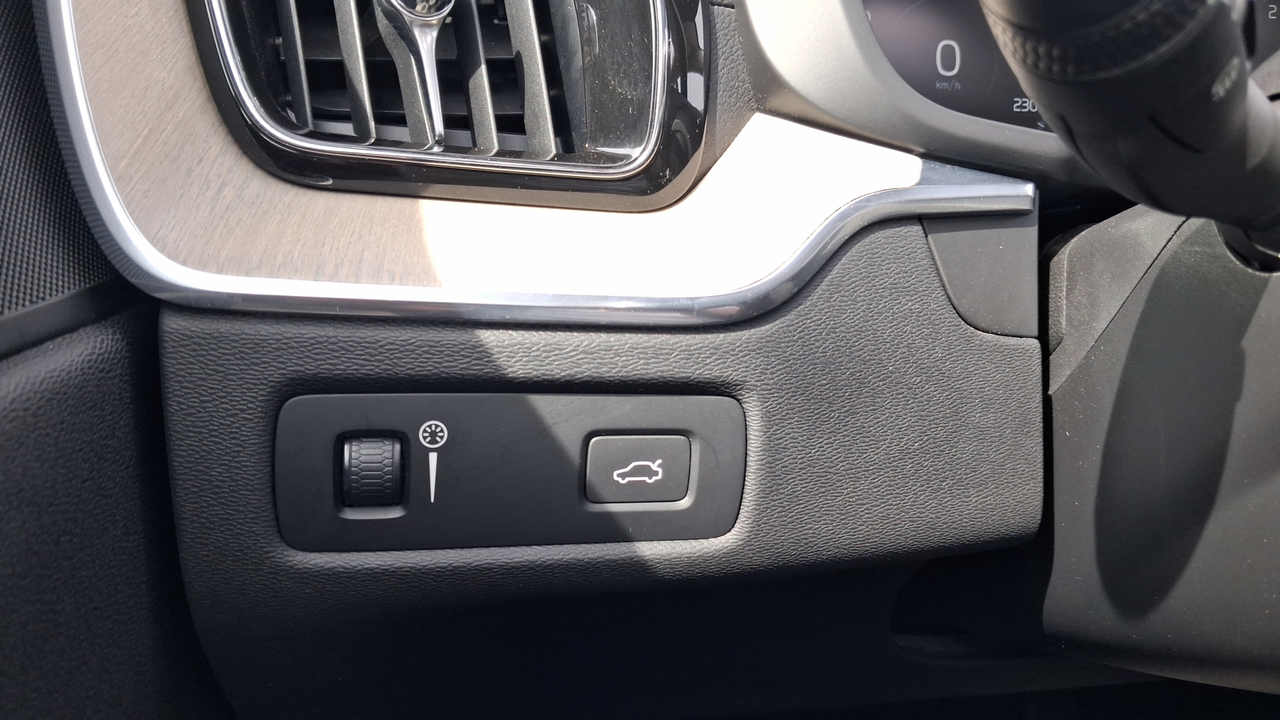 Volvo XC60 D5 AWD 235 ch Geartronic 8 — photo 77