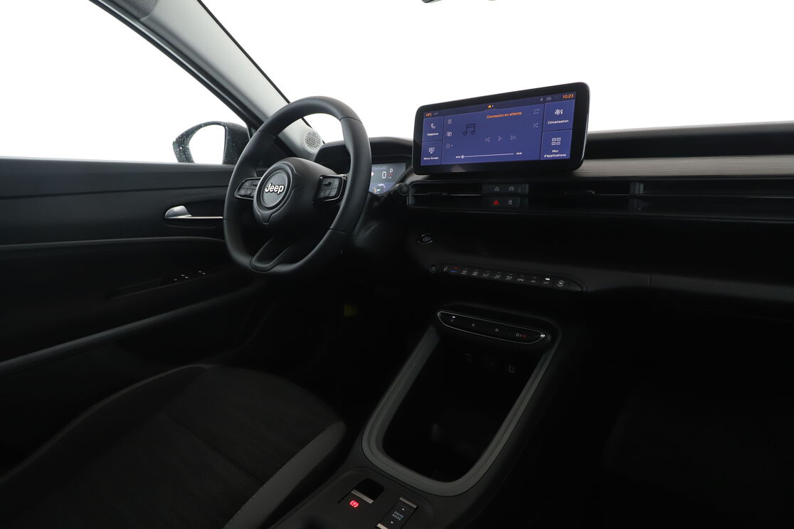 Jeep Avenger 1.2 Turbo T3 E-Hybrid Longitude BVR6 — photo 11