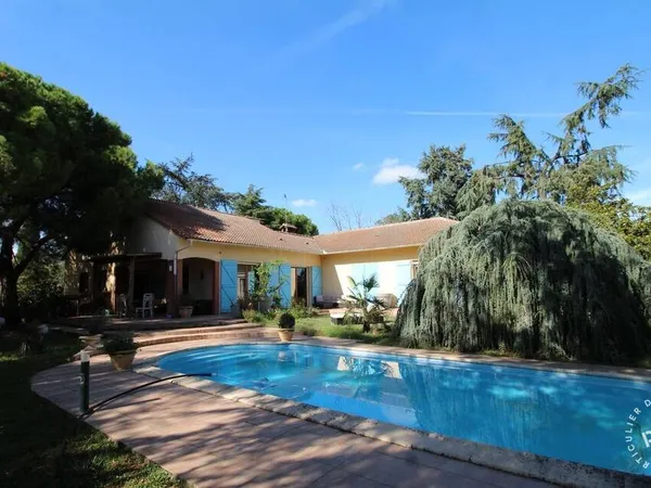 Maison 7 pièces 250 m²