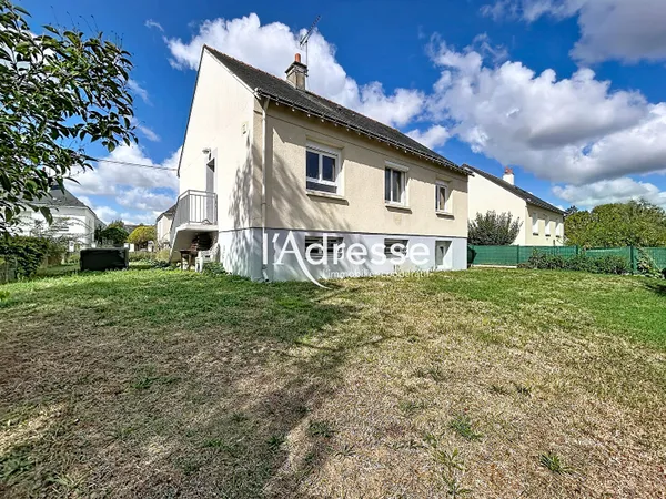 SAINT-AVERTIN - Maison entièrement rénovée de 111m² avec 4 chambres et sous-sol aménagé