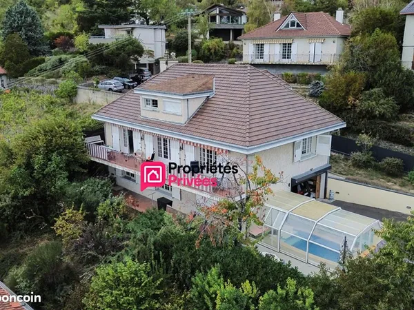 Maison 7 pièces 214 m²