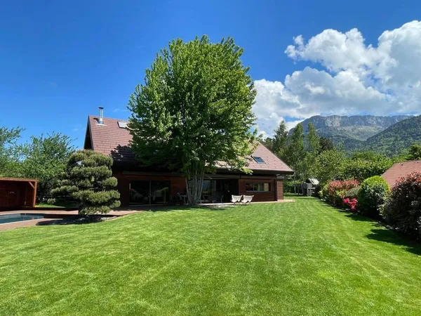 Maison 7 pièces 260 m²